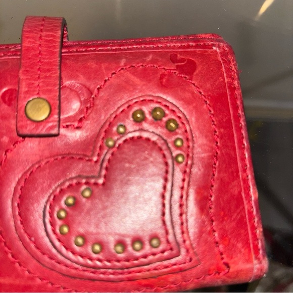 FOSSIL Red Heart-Embellished Women's Wallet - Picture 6 of 15